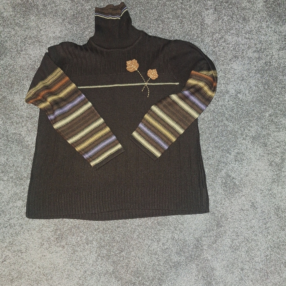 Elegant Floral Embroidered Turtleneck Sweater** - Picture 3 of 5